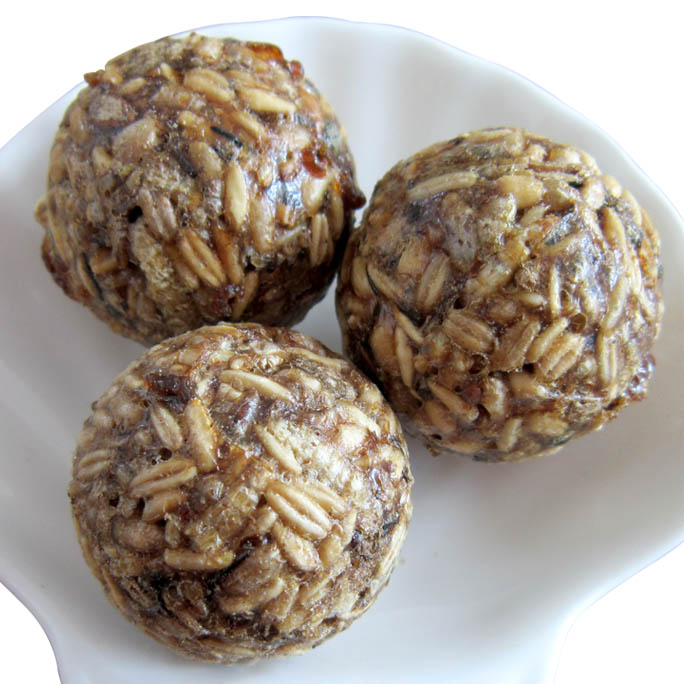 Seeds & Mealworms Ball ( 3cm )
